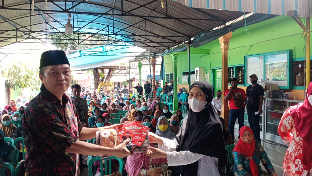 Anggaran Minim Dipotong Refocusing, Martin Konsisten  Tetap Bantu Fasilitas Desa dan Posyandu di Banyuwangi